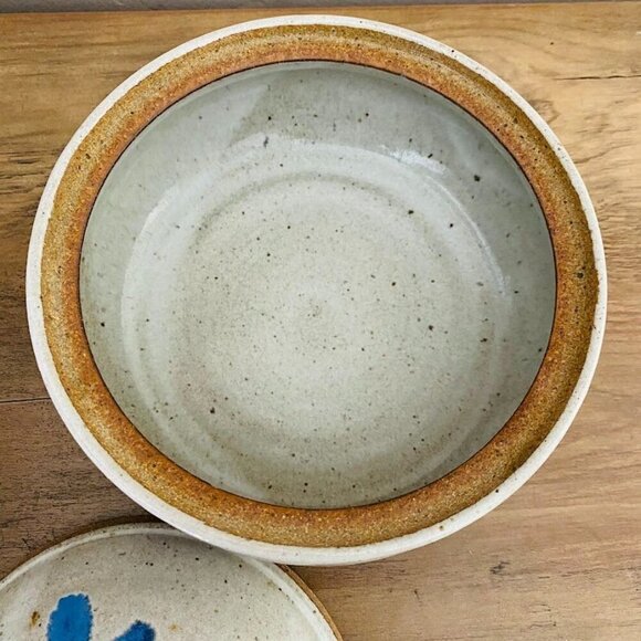 Artisan Studio Pottery Covered Dish Bowl Lid Signed MJR - Picture 4 of 6